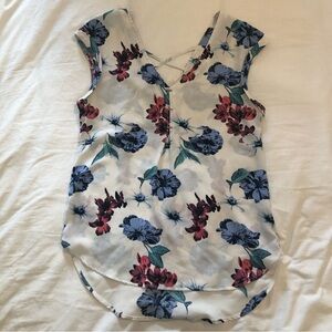 Dynamite floral sleeveless blouse. Size XS.